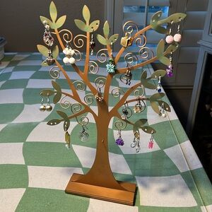 ♨️SOLD♨️Earring tree holder with  20 pairs of earrings